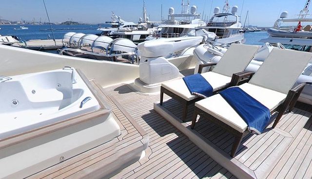 COSMOS LUNA yacht charter 4