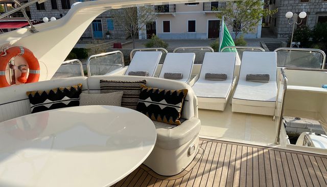 MAGIC SIX yacht charter 3