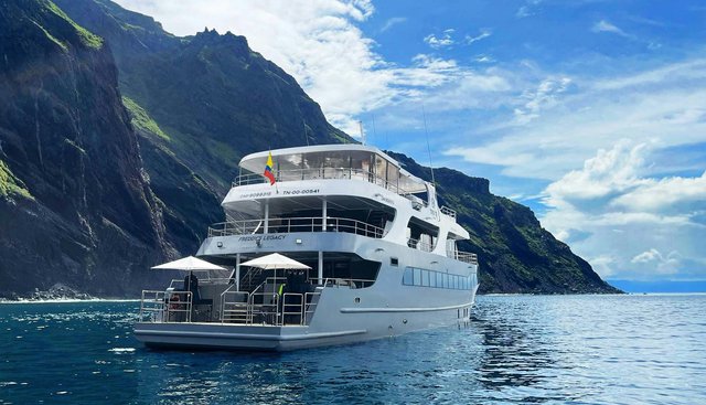 FREDDY'S LEGACY yacht charter 5