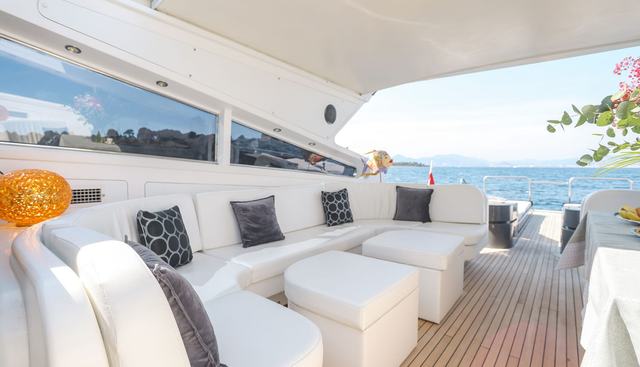 A4 yacht charter 4
