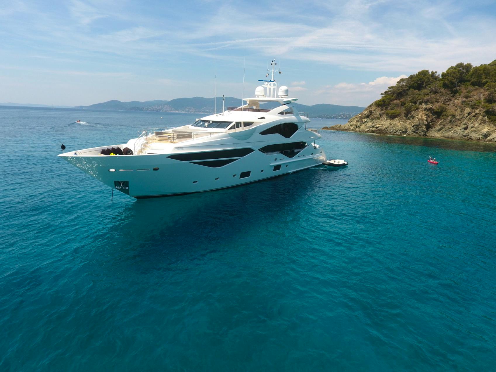 E-MOTION yacht charter 2