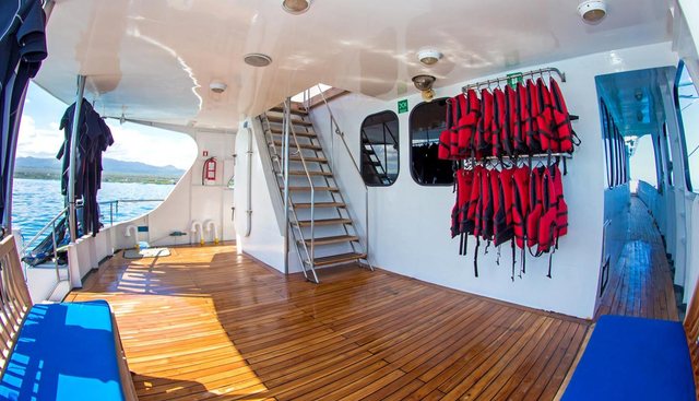 TIP TOP IV yacht charter 5