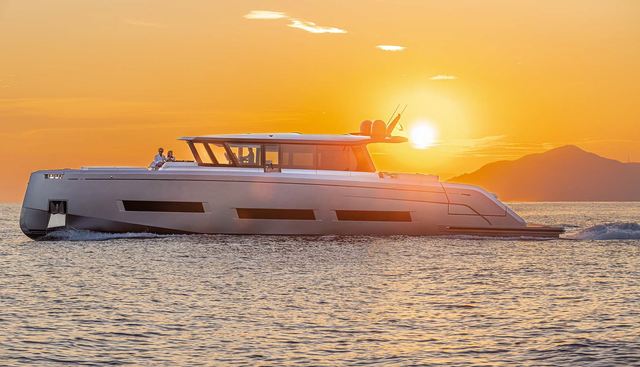 GET LOST yacht charter 5