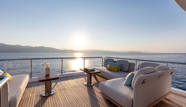 SOLSTICE yacht charter 5