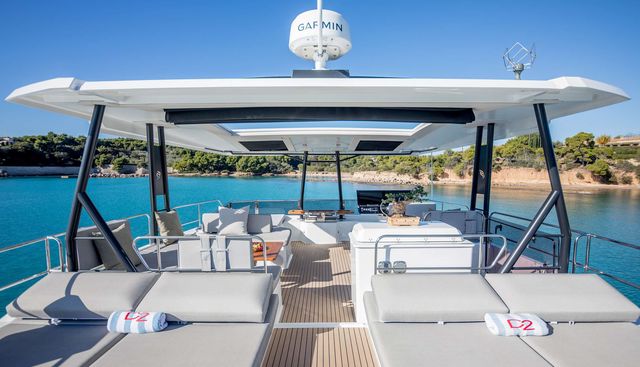 D2 yacht charter 4