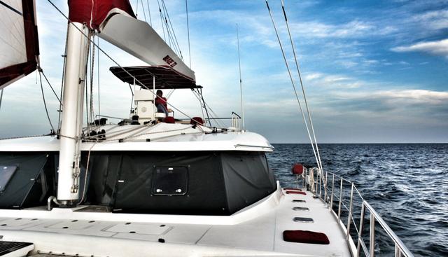 BLAZE II yacht charter 3