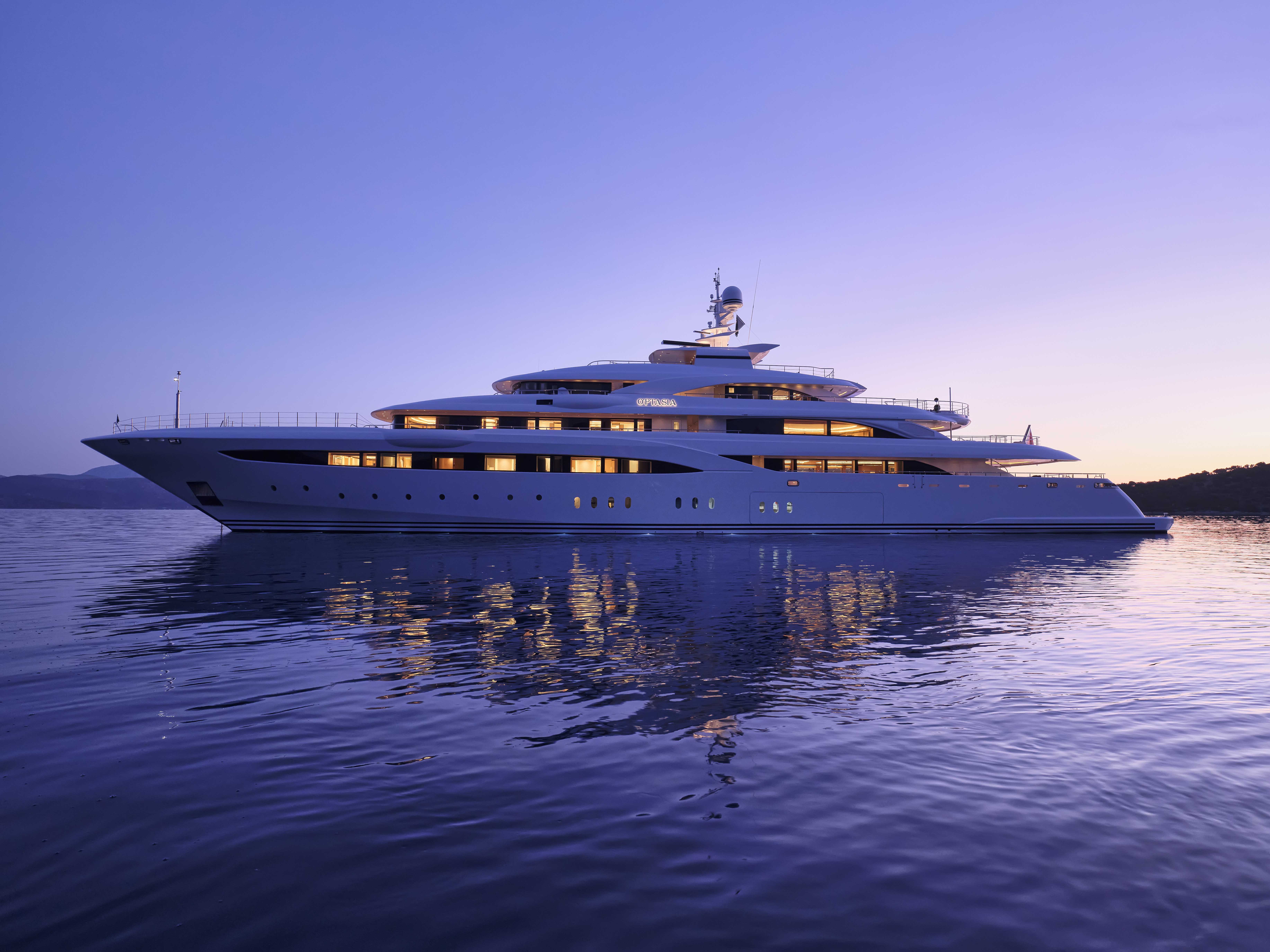 O'PTASIA yacht charter 4