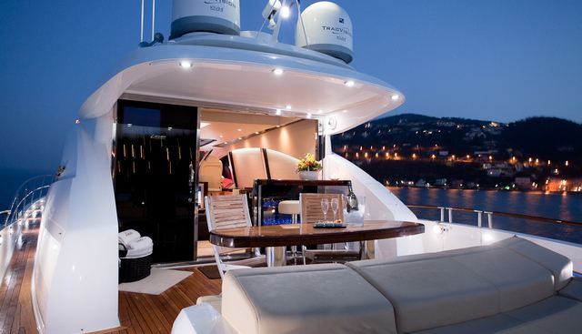 LIZZI yacht charter 5