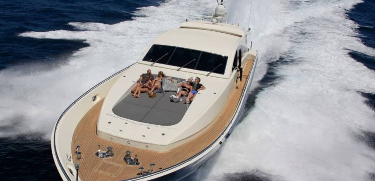 MOON GLIDER YACHT CHARTER yacht charter