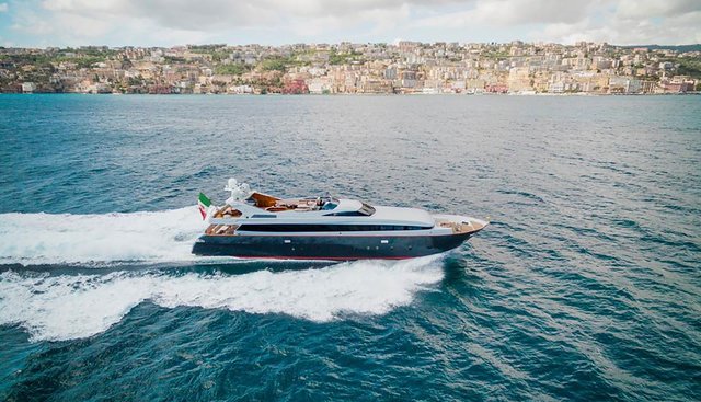 ANGRA TOO yacht charter 5