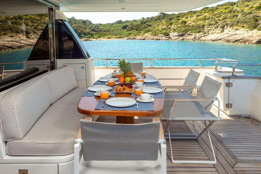 THE BIRD yacht charter 4