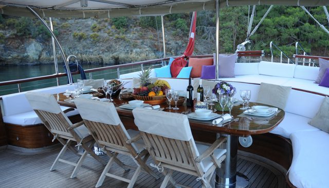 DEAR LILA yacht charter 5