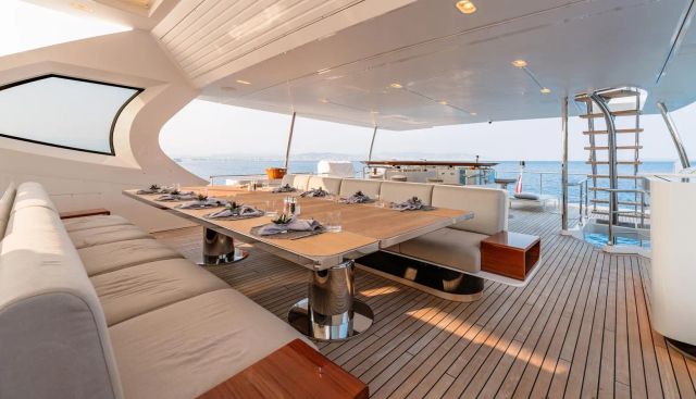 OWO yacht charter 5