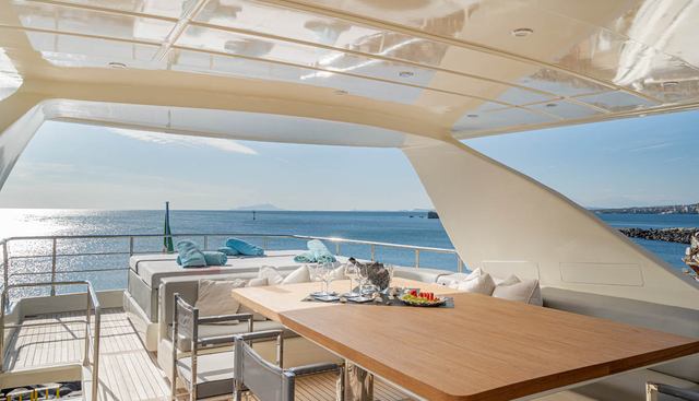 MINOU yacht charter 4