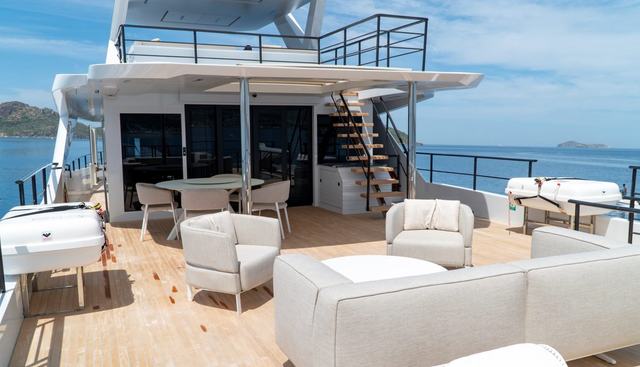 DULCE DE LECHE yacht charter 4