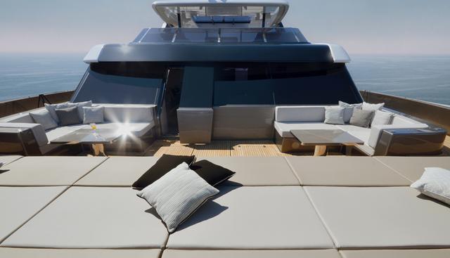 MANTA yacht charter 3