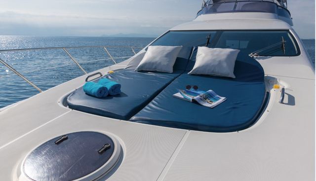 ALMAZ yacht charter 3