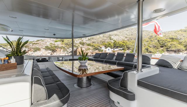 GHOST III yacht charter 4