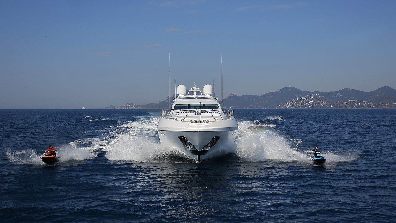 VENI VIDI VICI yacht charter 3