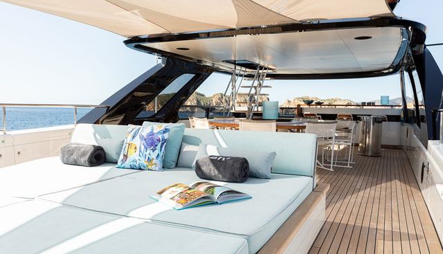 EH2 yacht charter 4