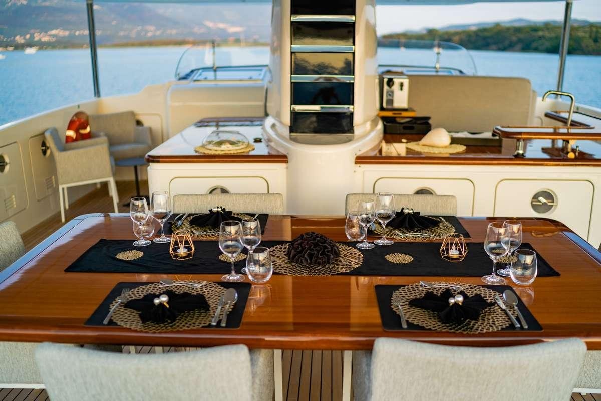 VALENTINA II yacht charter 4