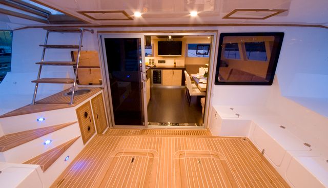 DEPENDE IV yacht charter 5