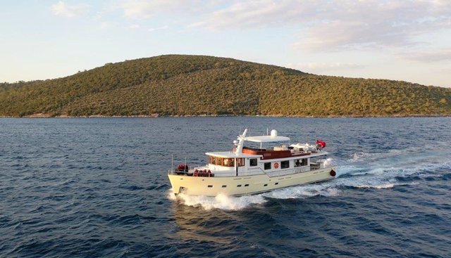 DILNISIN yacht charter 5