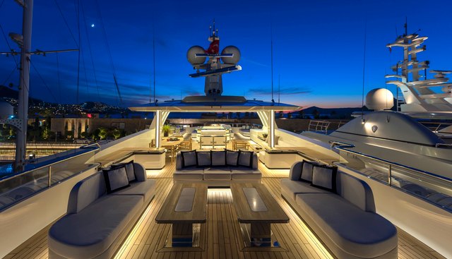 LIQUID SKY yacht charter 3