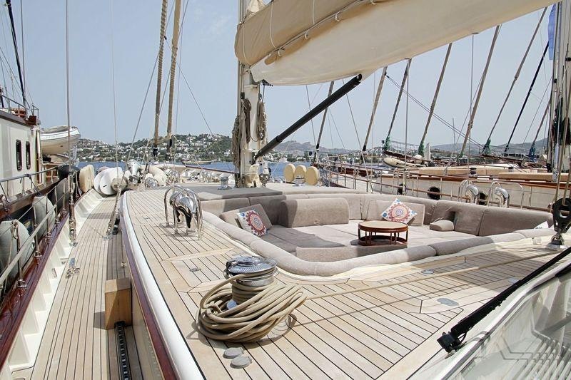 ZELDA yacht charter 5