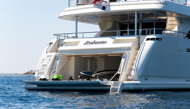 ROBUSTO yacht charter 5