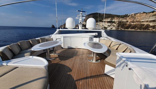 LUNASEA yacht charter 4