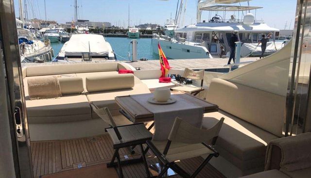 ZIPI ZAPE yacht charter 5