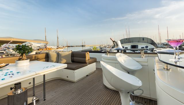 AMORAKI yacht charter 3