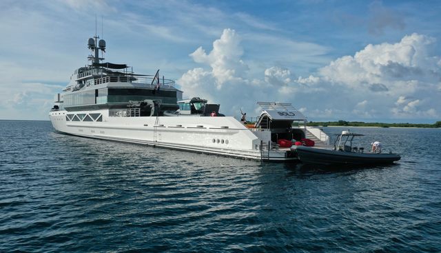 BOLD yacht charter 5