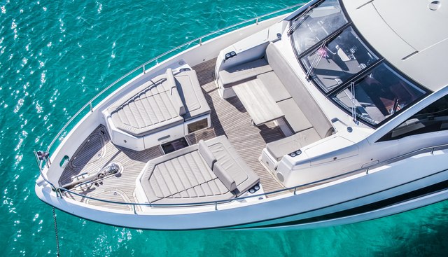ASCEND yacht charter 3