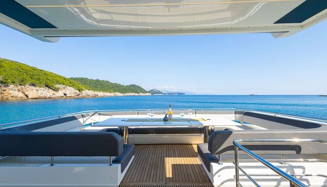 PARADISE yacht charter 4