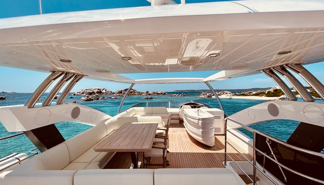 SARAHLISA yacht charter 3