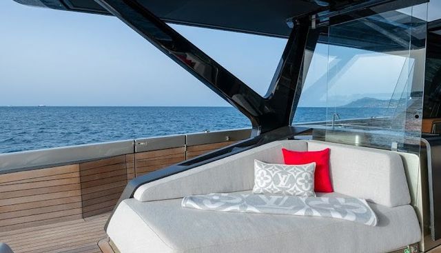 MOONRAKER 3 yacht charter 4