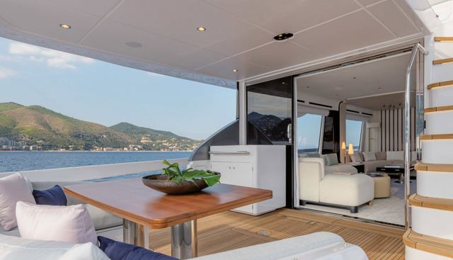 VIVA yacht charter 5