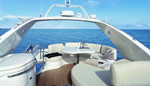 CHILL OUT II yacht charter 4