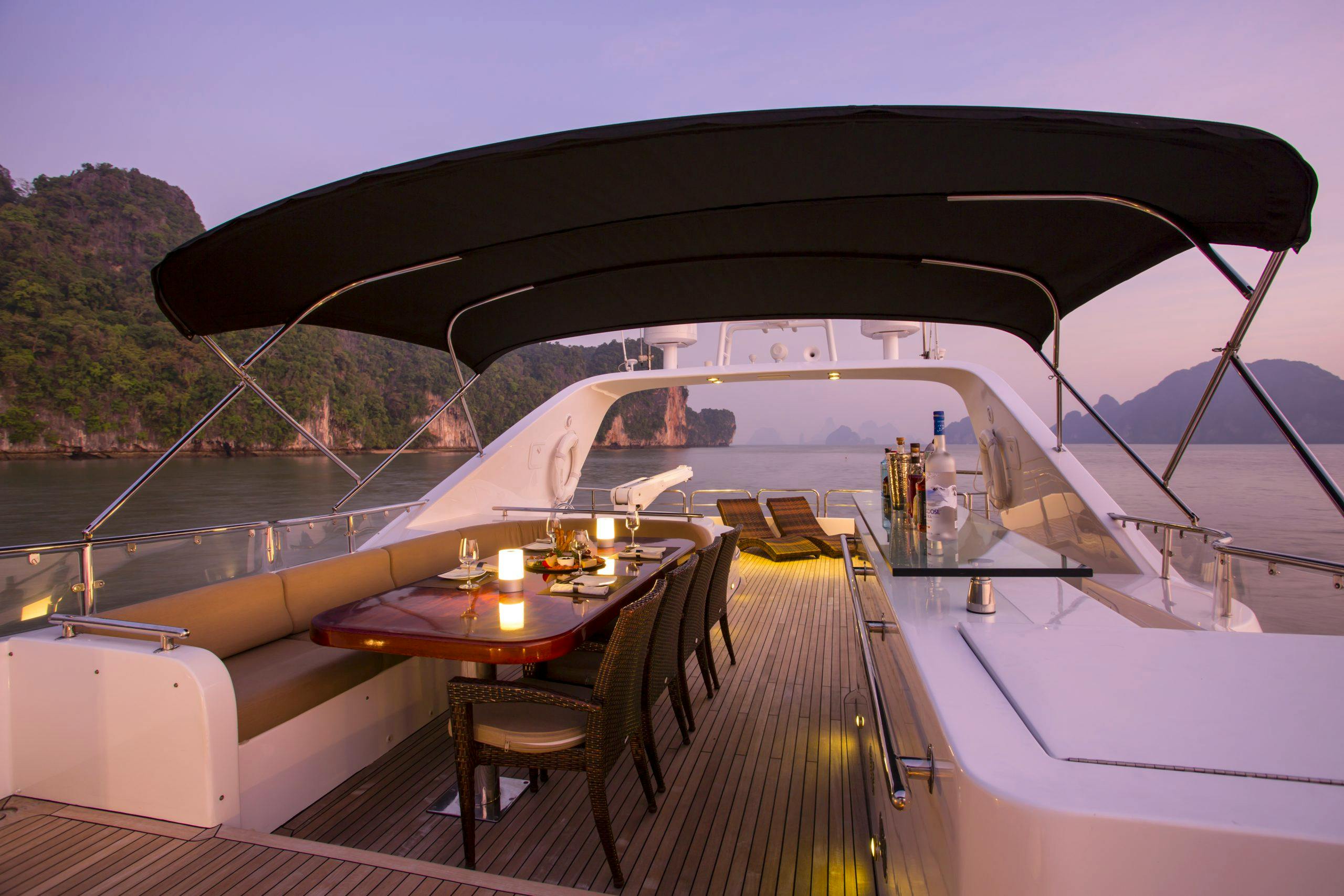 MIA KAI yacht charter 3