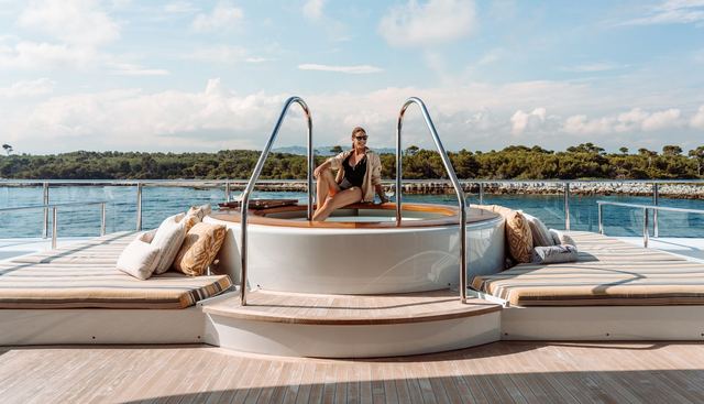 LOON yacht charter 3