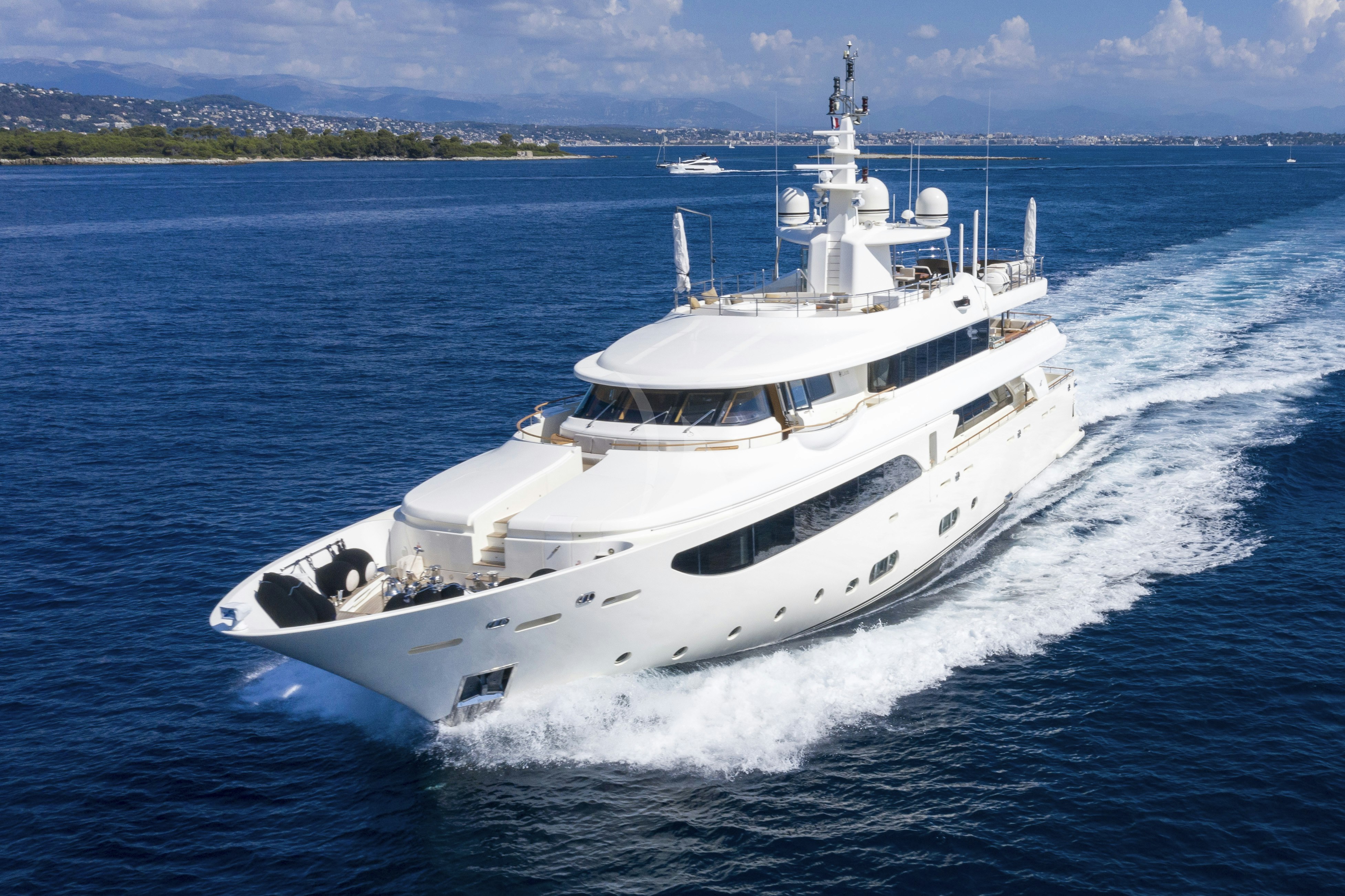 O'LION YACHT CHARTER yacht charter