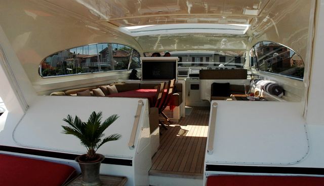 MADNESS yacht charter 4