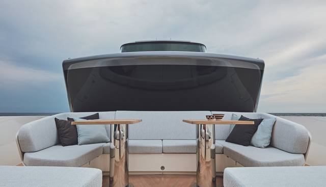 DELLAGRAZIA yacht charter 3