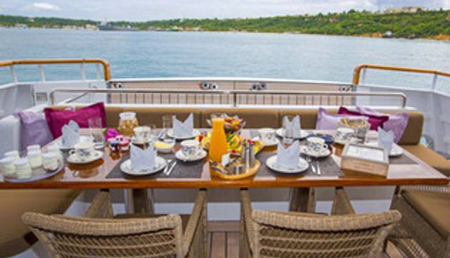 PAOLYRE yacht charter 5