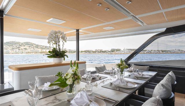 MINI K2 yacht charter 5