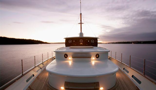 PARRIWI yacht charter 2