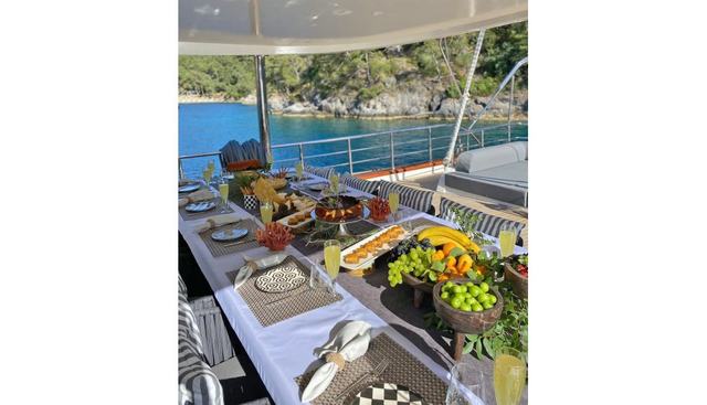 QUEEN OF MAKRI yacht charter 4