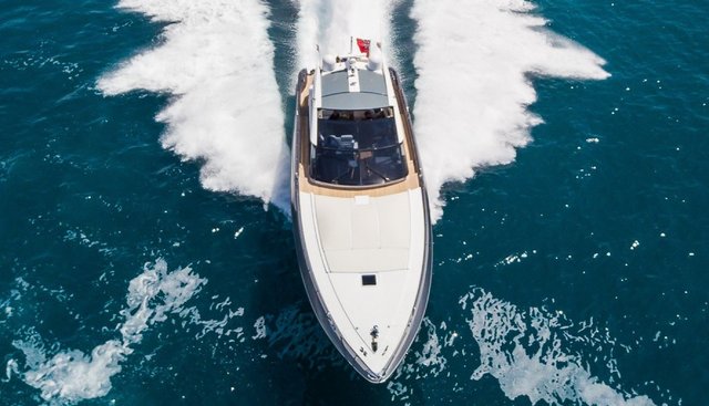LITTLE ONE yacht charter 3